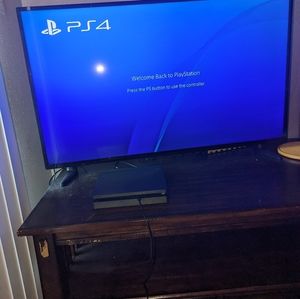 PS4 console Modern Warfare 2 bundle